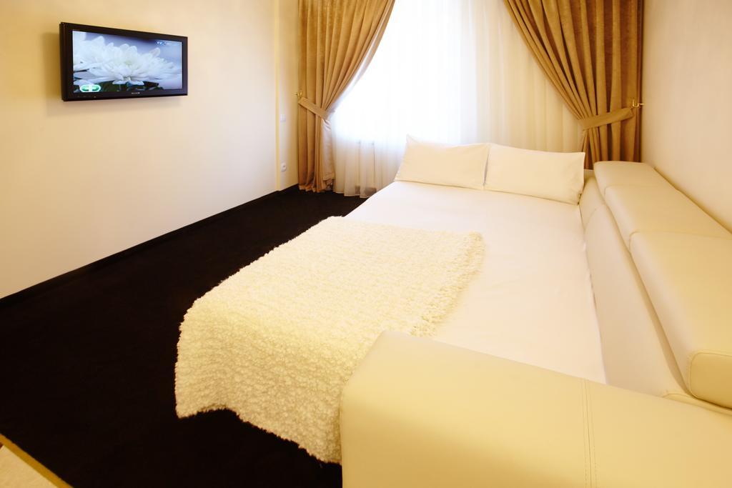 Central Park Apartments Κισινάου Δωμάτιο φωτογραφία
